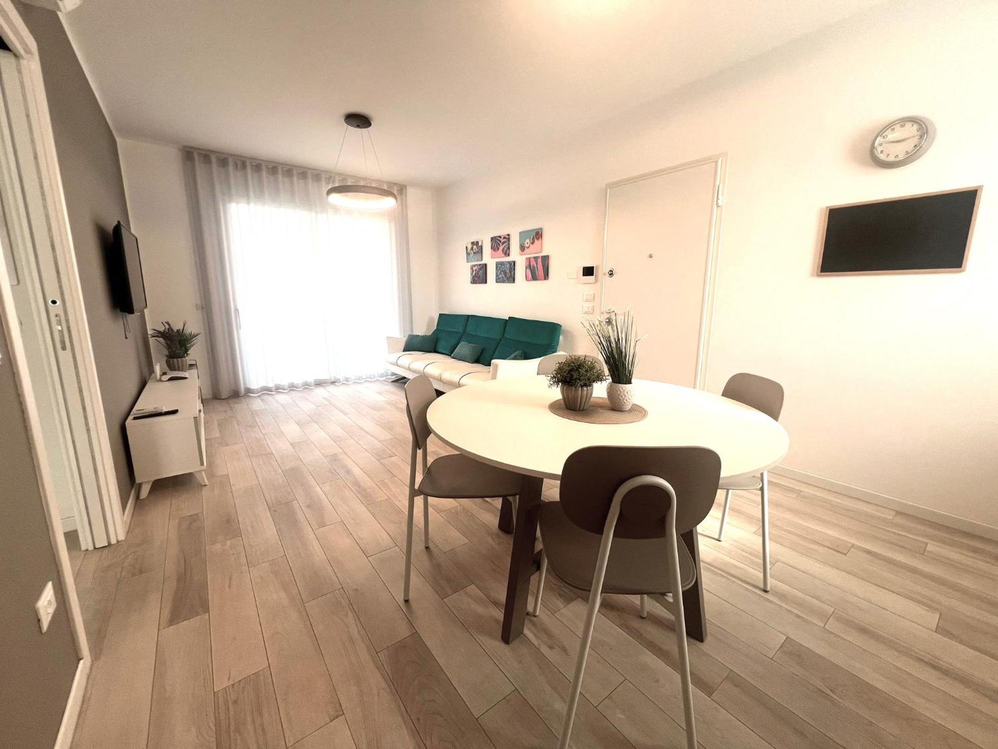 Sun Beach Residence Con Piscina - Piazza Brescia - Adria Holiday Jesolo - Family Apartments Buitenkant foto