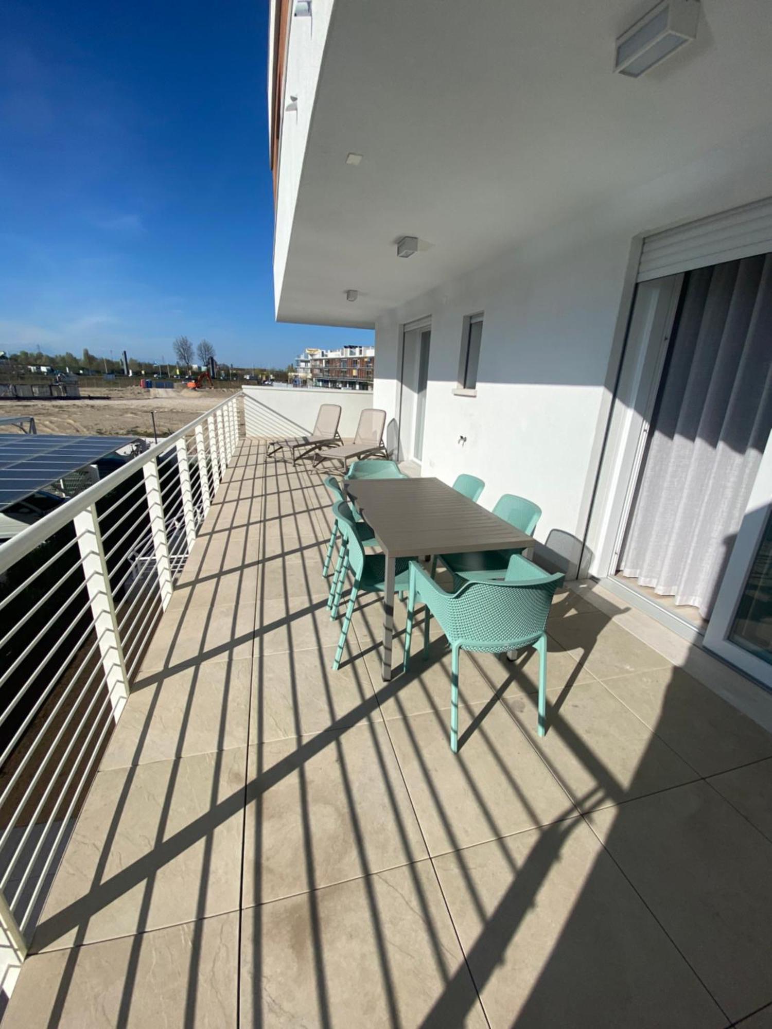 Sun Beach Residence Con Piscina - Piazza Brescia - Adria Holiday Jesolo - Family Apartments Buitenkant foto