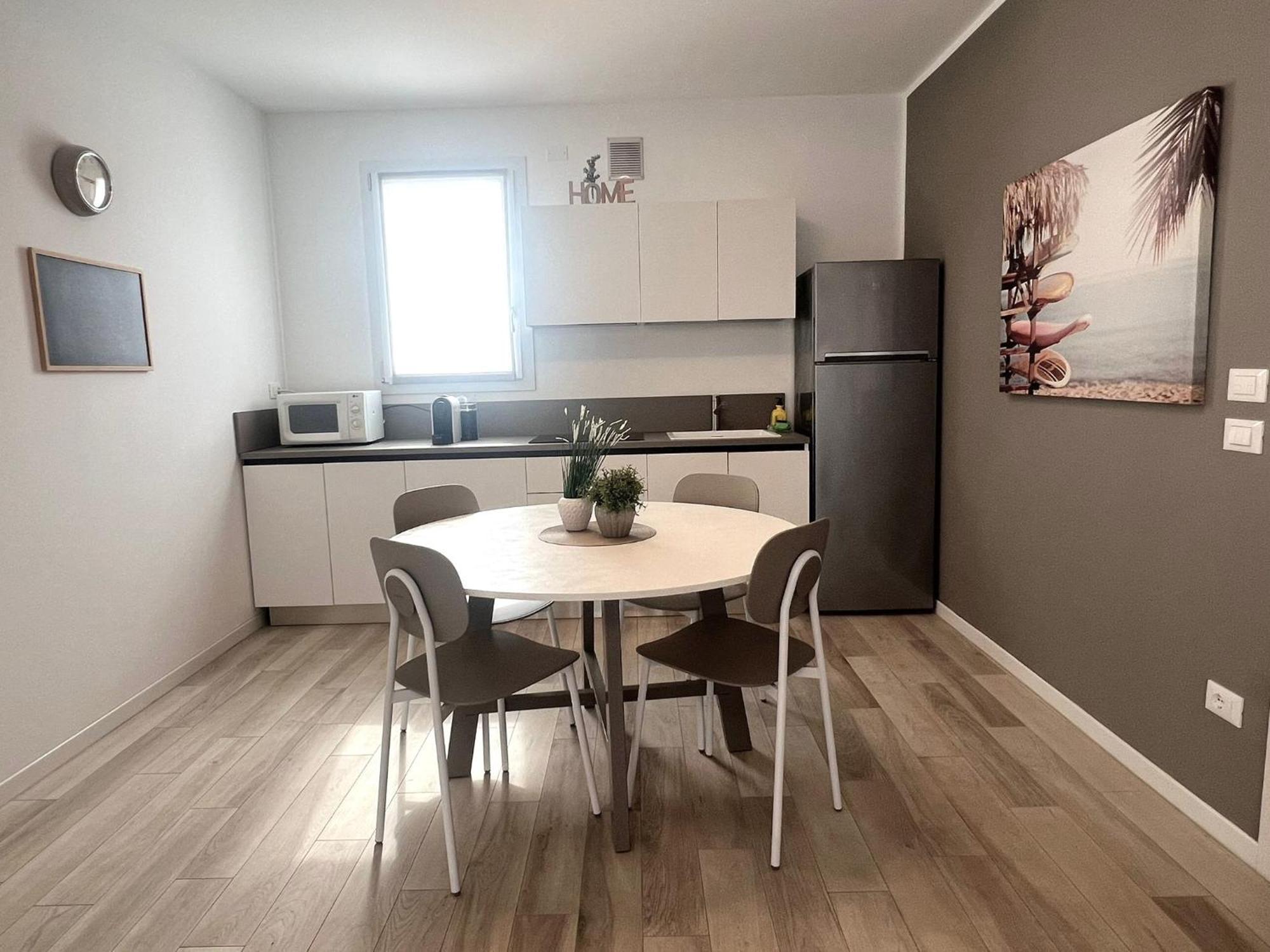 Sun Beach Residence Con Piscina - Piazza Brescia - Adria Holiday Jesolo - Family Apartments Buitenkant foto