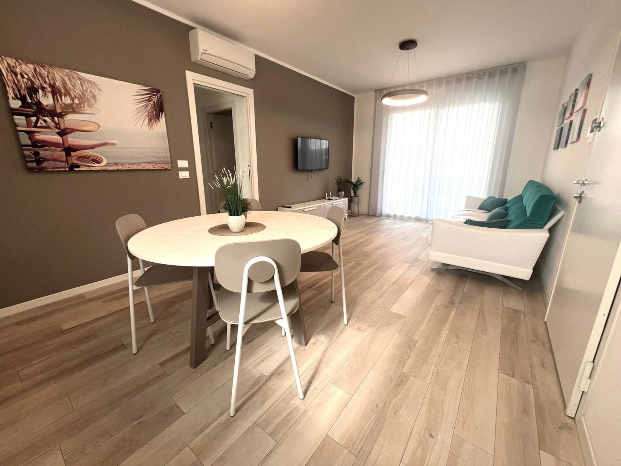 Sun Beach Residence Con Piscina - Piazza Brescia - Adria Holiday Jesolo - Family Apartments Buitenkant foto
